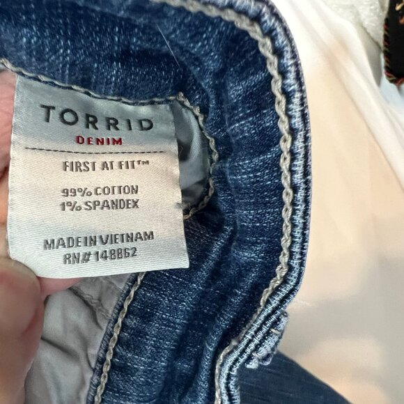 Torrid Jeans Women's sz 22 x 31 Slim Boot Super Stretch High Waist Blue Denim - Picture 9 of 10